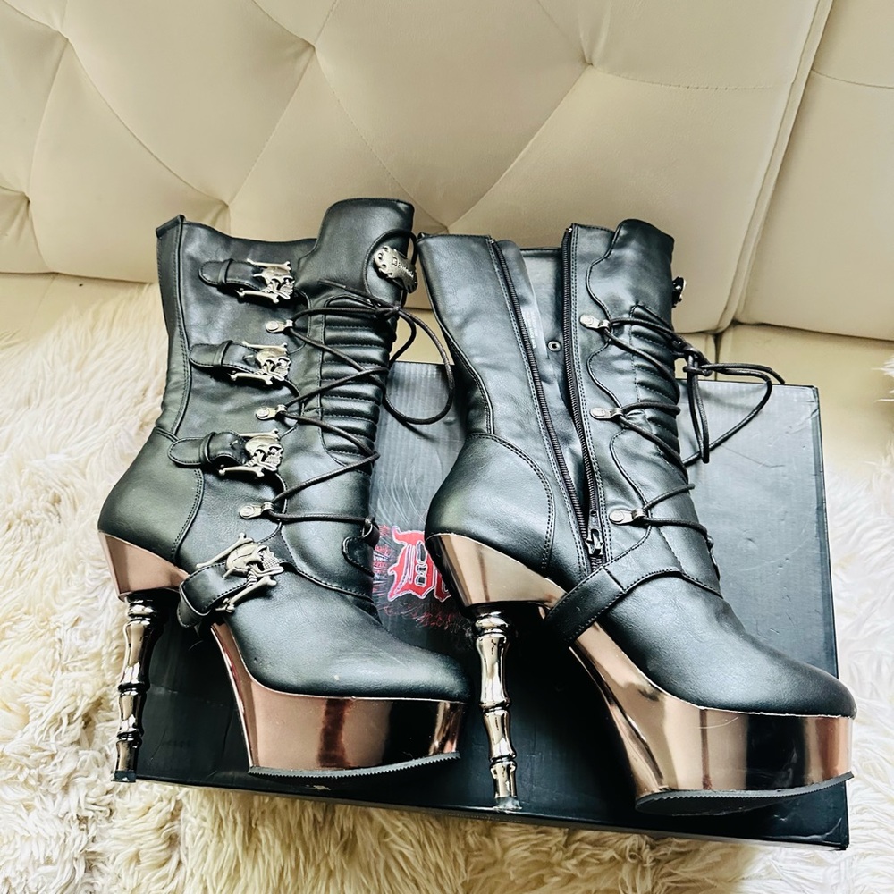 Demonia Muerto Boots Black Chrome skulls rocker boots